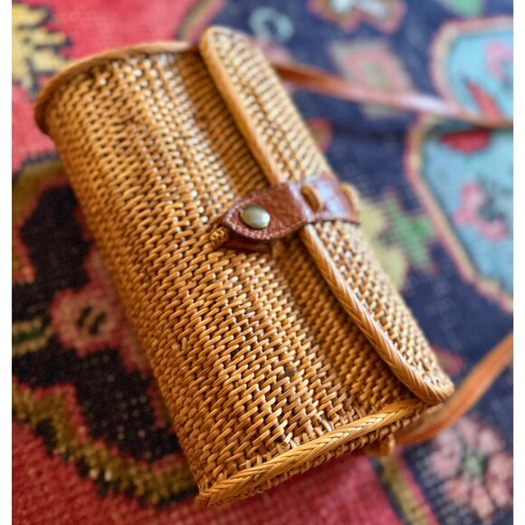 Handwoven Rattan Wicker Crossbody Bag Artisan Made Leather Strap - Picture 6 of 8